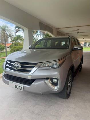 TOYOTA HILUX SW4 2.8 SRX 4X4 16V TURBO INTERCOOLER DIESEL 4P AUTOMÁTICO TOYOTA HILUX SW4 2.8 SRX 4X4 16V TURBO INTERCOOLER DIESEL 4P AUTOMÁTICO
